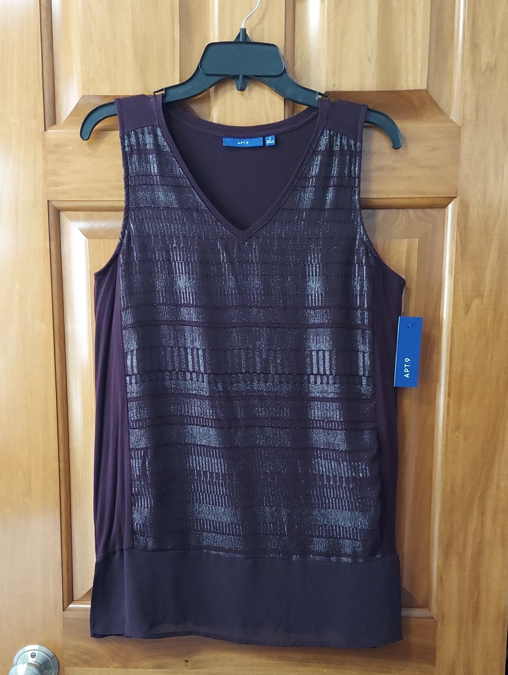 🆕 Apt. 9 Sleeveless Metallic Striped V-Neck Camisole Burgundy, Size Small, NEW▪